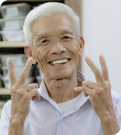 Khách hàng cấy ghép Implant - Nha khoa Bác sĩ Trung Long Biên