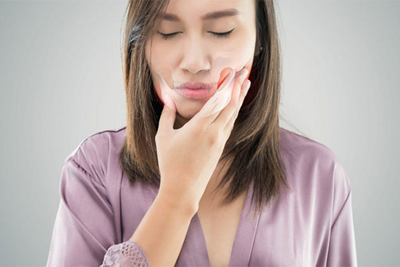 Đau khớp thái dương hàm có nguy hiểm không?