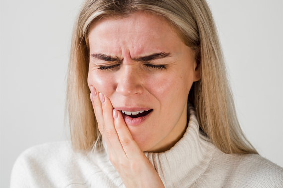 Tình trạng ê buốt răng – Nguyên nhân và cách xử lý tình trạng này! - Nha khoa Bác sĩ Trung Long Biên